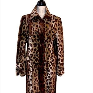 Stunning Leopard Print Coat, suitable for any occasion.